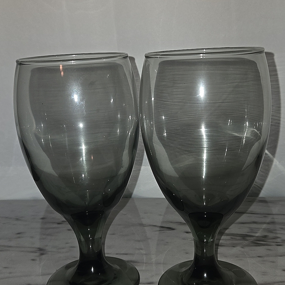 2 Smoke Gray Libbey Water / Wine Goblets - Picture 5 of 5